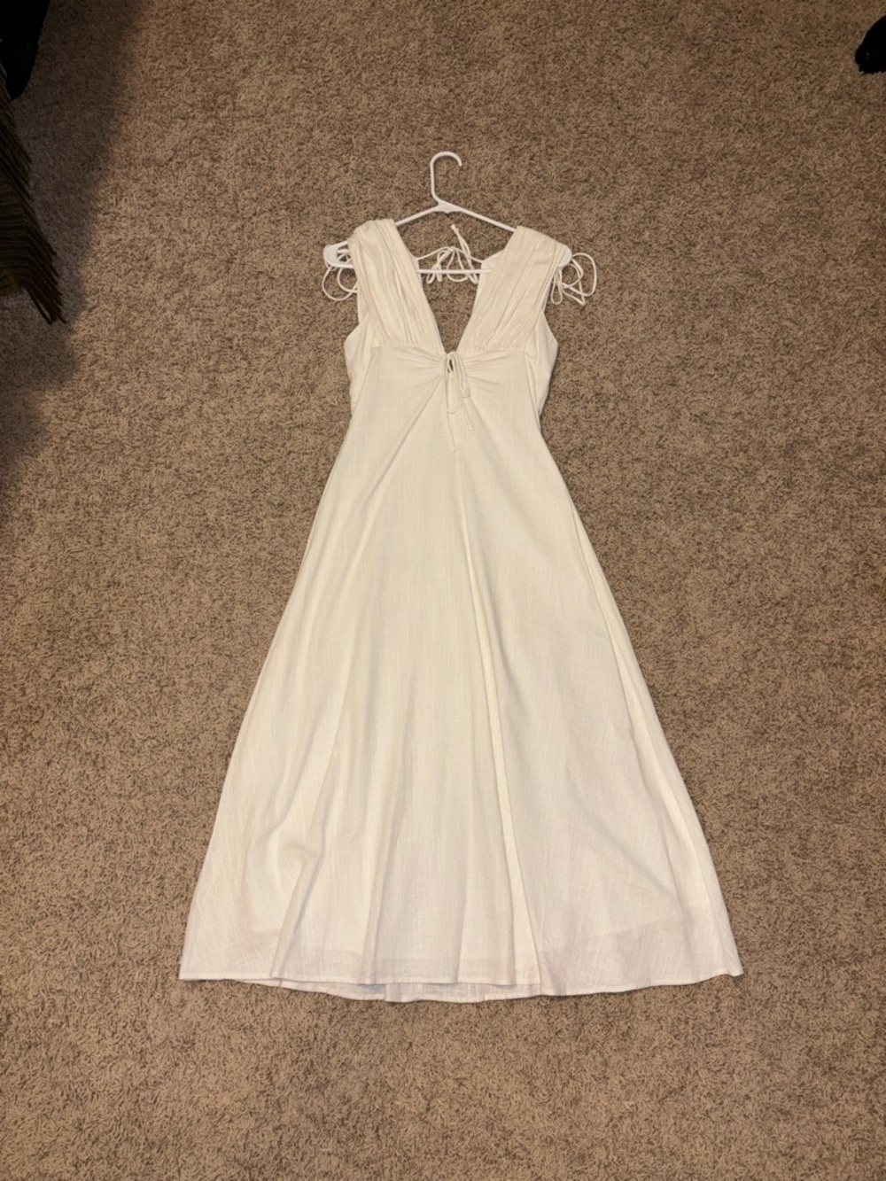 Selfie Leslie White V-Neck Maxi Dress with Gathered Shoulder Straps